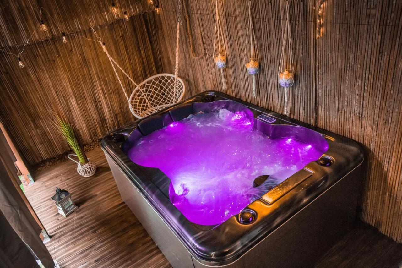 Aux 3 Nuances Suites Privatives & Spa Calais Bagian luar foto